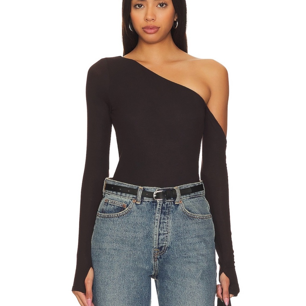 Michael Lauren Magdaleno Asymmetrical One-Shoulder Tee in Espresso Brown